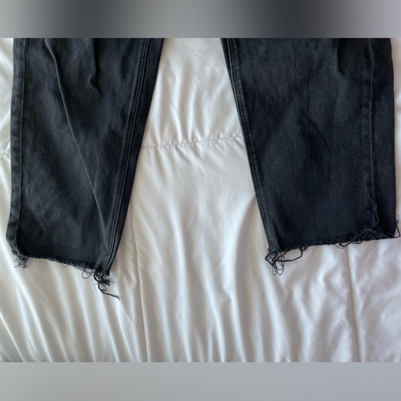 AE Relaxed Mom Jean Hi-Rise - Picture 2 of 8